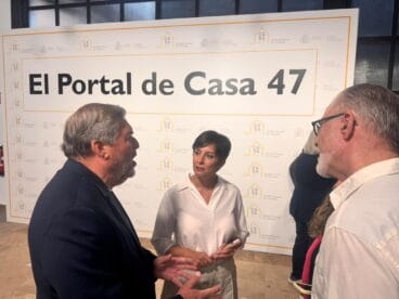 Rafa Carrió y la ministra Isabel Rodríguez en la presentación de Casa 47