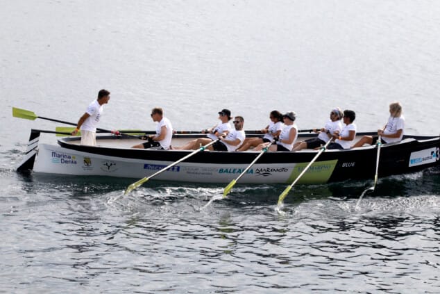 Más de un centenar de deportistas participaron en el III Desafío de 100 Paladas Solidarias en Dénia 17 regata 100 paladas solidarias de remo en denia 12