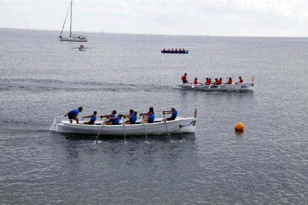 Más de un centenar de deportistas participaron en el III Desafío de 100 Paladas Solidarias en Dénia 21 regata 100 paladas solidarias de remo en denia 16