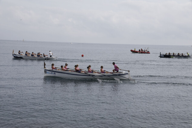 Más de un centenar de deportistas participaron en el III Desafío de 100 Paladas Solidarias en Dénia 26 regata 100 paladas solidarias de remo en denia 22