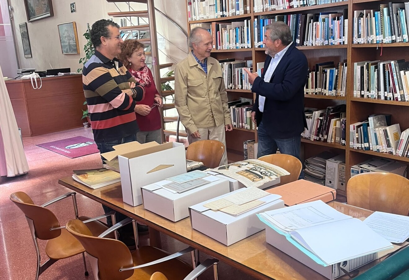 El ingeniero Juan Ferrer Marsal dona documentación de la historia del puerto de Dénia