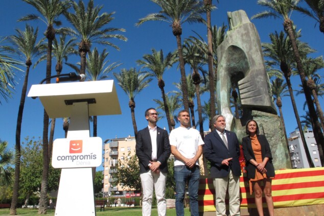 «Quedarse a vivir aquí no puede ser cuestión de suerte»: el acceso a la vivienda marca el 9 d'Octubre de Compromís en Dénia 12 acto de compromis del 9 doctubre en denia 11