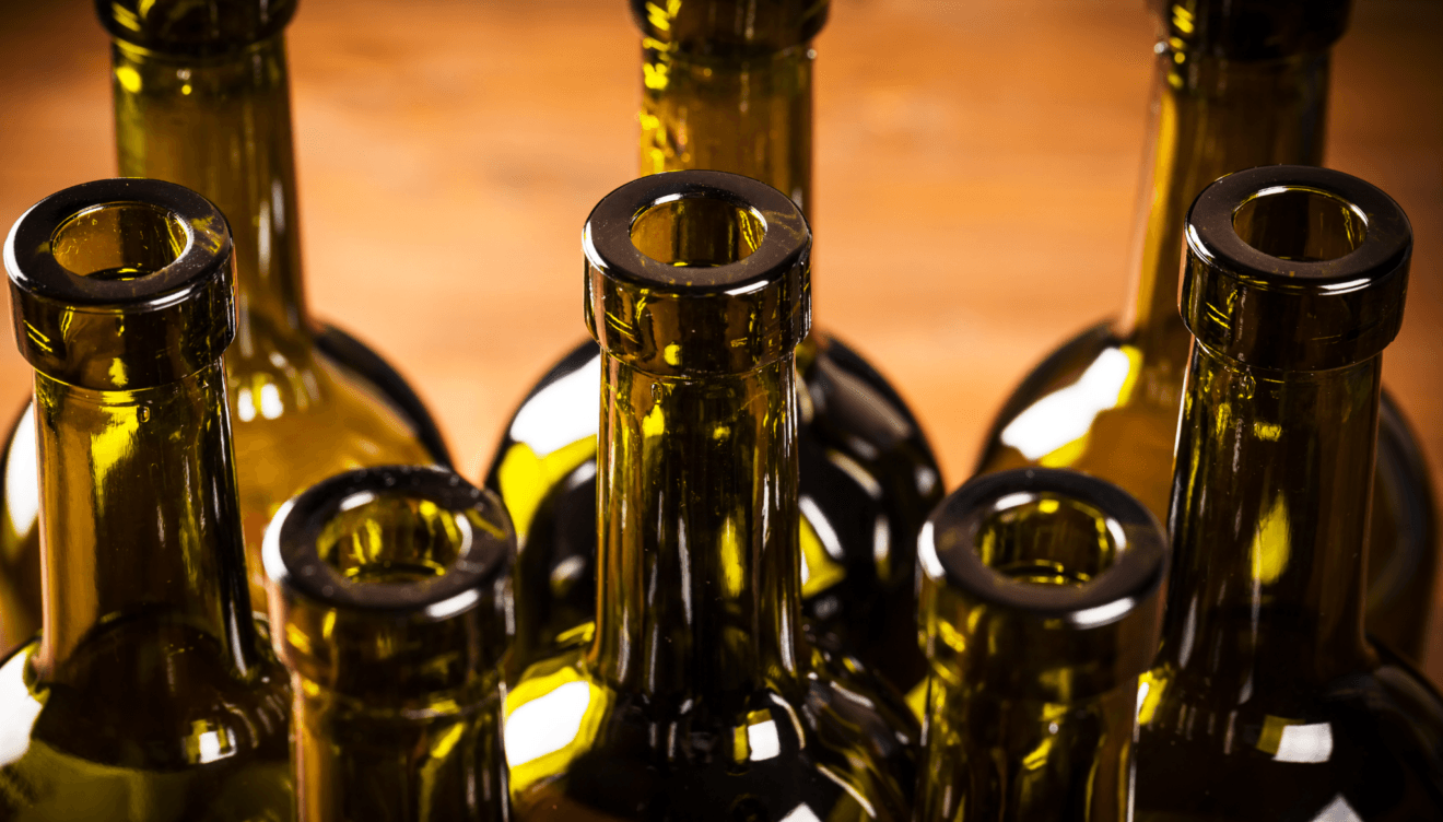 Amplia carta de vinos con Denominación de Origen de España.