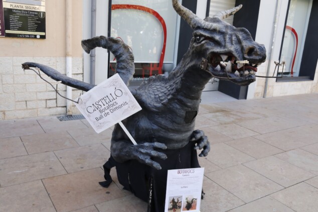 Cuando los gigantes tomaron las calles y las bestias encendieron la noche: el encuentro histórico de Dénia 56 aplec de gegants i besties de foc de denia 46