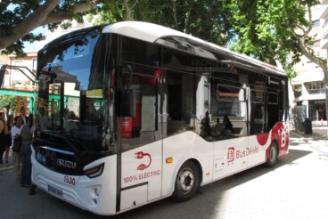 Dénia y BusDénia impulsan la tarjeta Djove para fomentar el transporte público entre jóvenes 2 busdenia