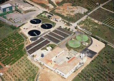 Obra de emergencia en la depuradora Dénia-Ondara-Pedreguer: la rotura de un colector provoca un gran hundimiento 3 Vista aérea de la estación depuradora de aguas residuales Dénia-Ondara-Pedreguer rodeada de campos.