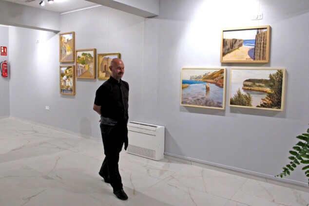 El pintor Juan Larrosa saca a la luz en Dénia más de cinco años de trabajo ininterrumpido 10 exposicion de juan larrosa en denia 19