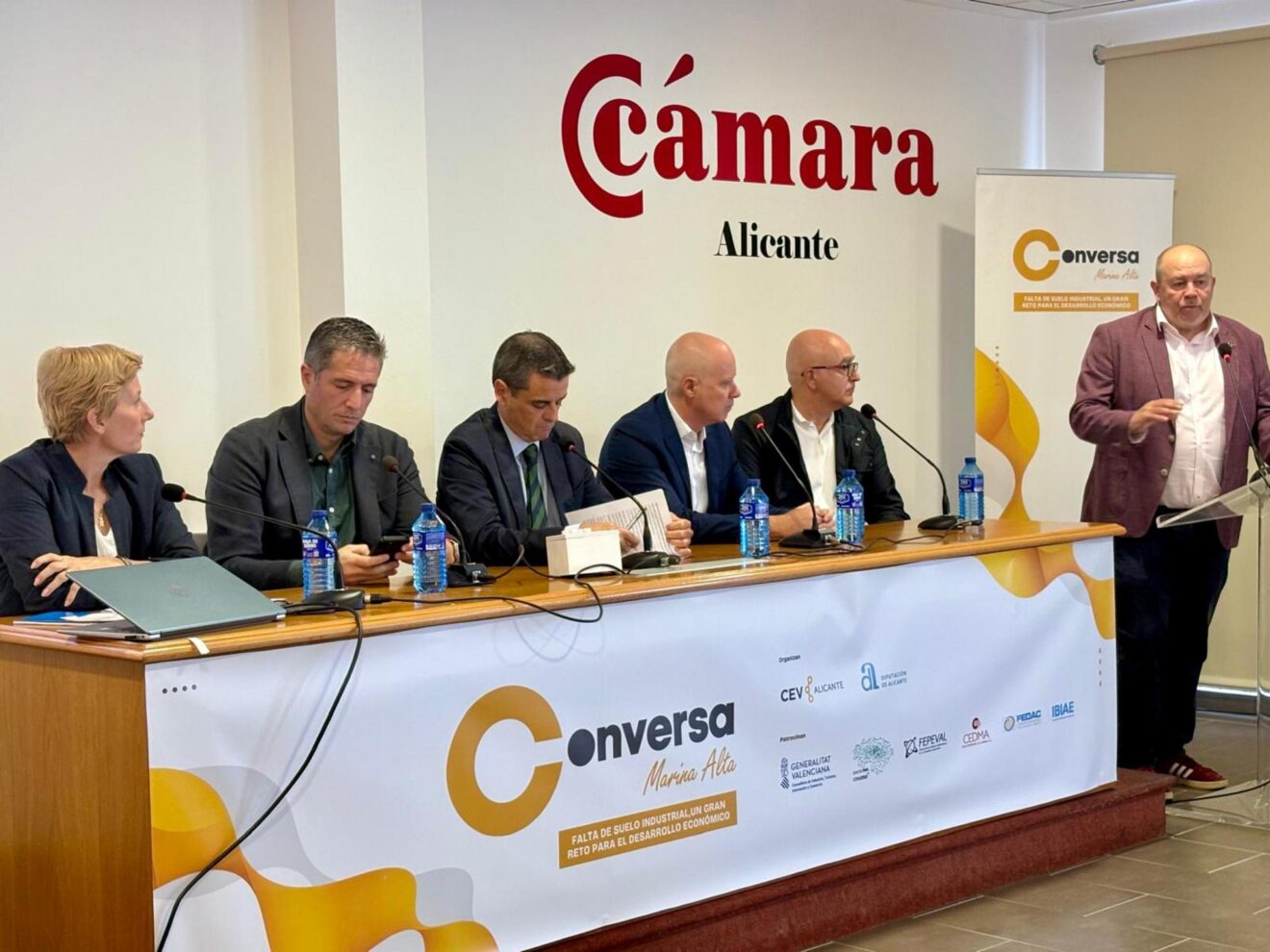 Mesa redonda del Foro Conversa Marina Alta sobre suelo industrial