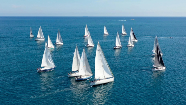 El XII Trofeo Cantabria Labs Dénia-Xàbia se aplaza por la alerta meteorológica 1 Imagen: Regata de crucero en la costa alicantina durante el Trofeo Cantabria Labs