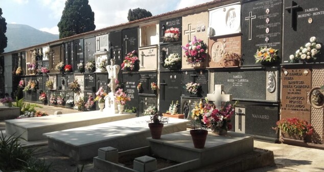 interior del cementerio de denia