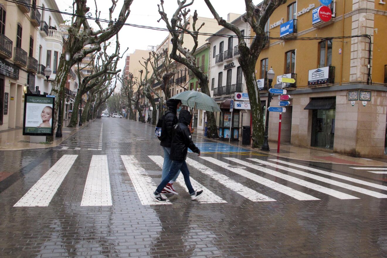 Día de lluvia en la calle Marqués de Campo de Dénia