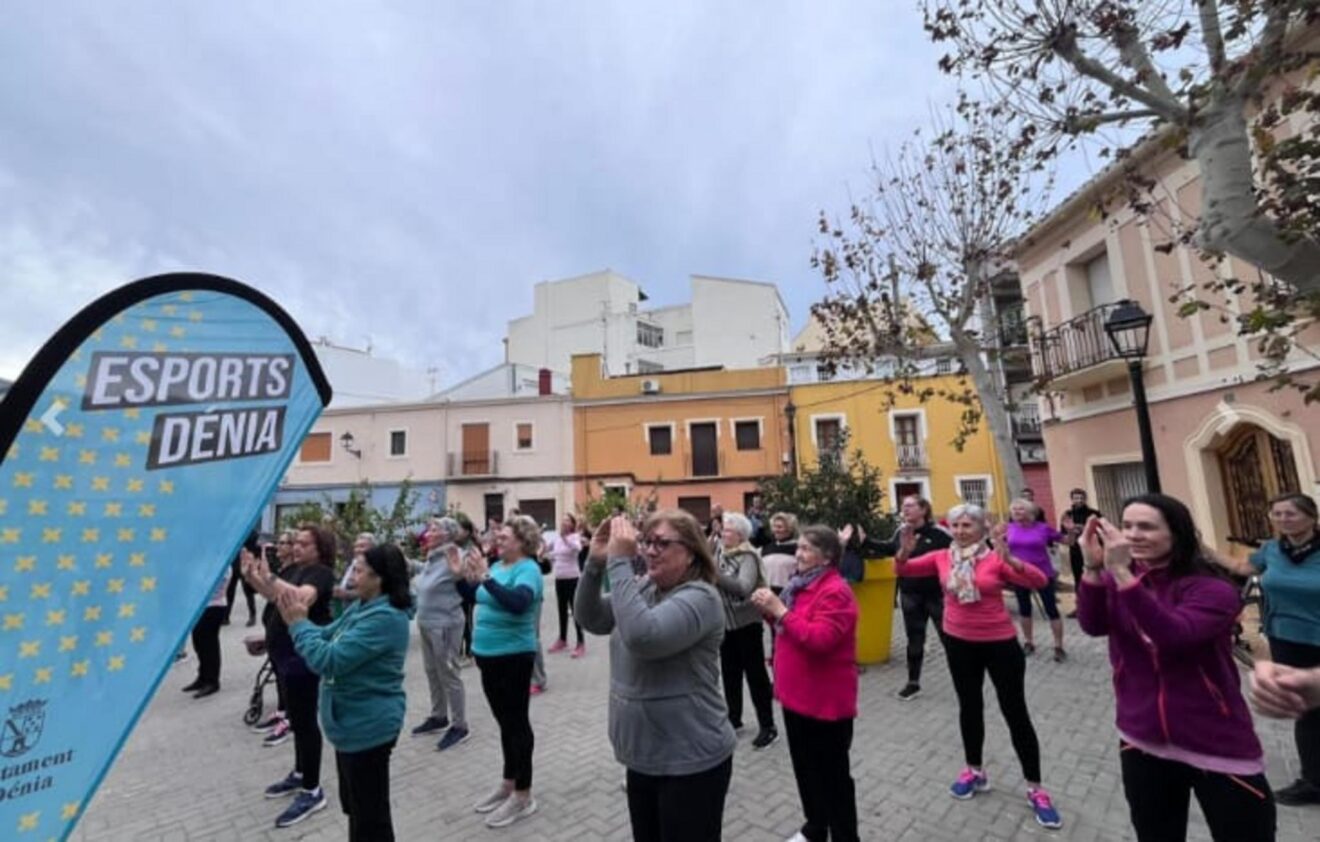 Sesión del programa 'Deporte en los barrios' en Dénia