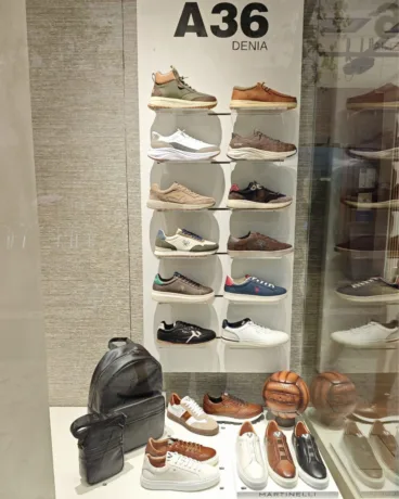 Variedad de zapatillas para hombres