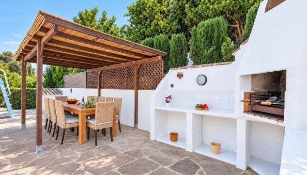 Una villa para 12 en Xàbia con piscina privada por 348 € al día 11 zona de barbacoa junto a la piscina